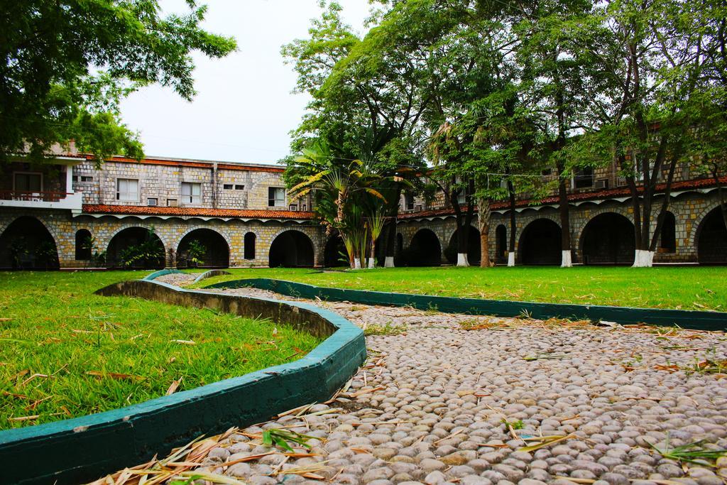 Hotel Spa Taninul Los Puentes Exterior photo