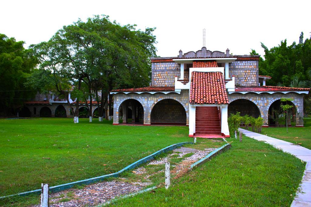 Hotel Spa Taninul Los Puentes Exterior photo