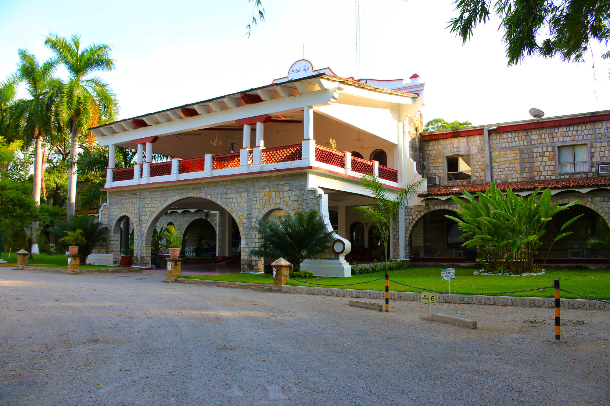 Hotel Spa Taninul Los Puentes Exterior photo