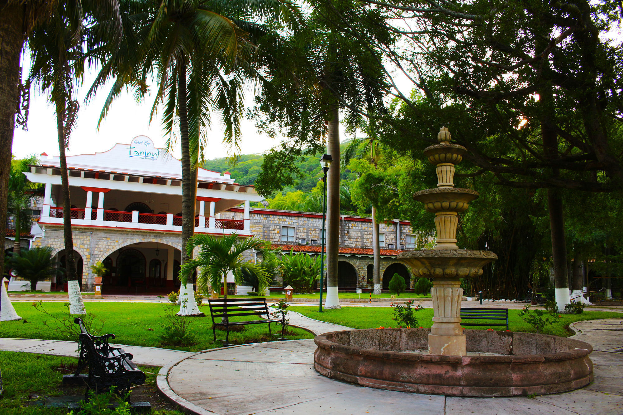 Hotel Spa Taninul Los Puentes Exterior photo